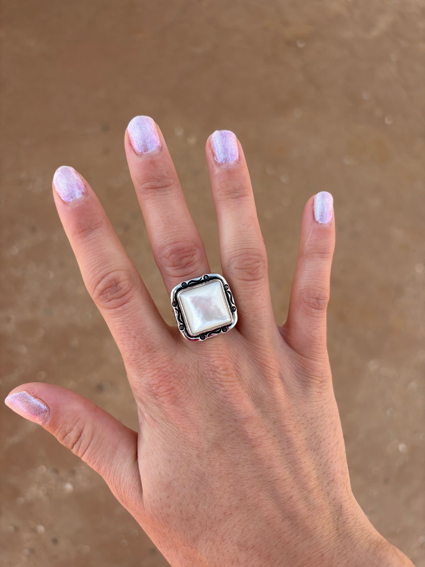 CLASSY Mother of Pearl Ring